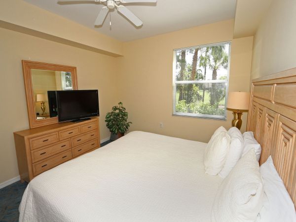 Beautiful Vacation Condo with Communal Pool & Hot Tub