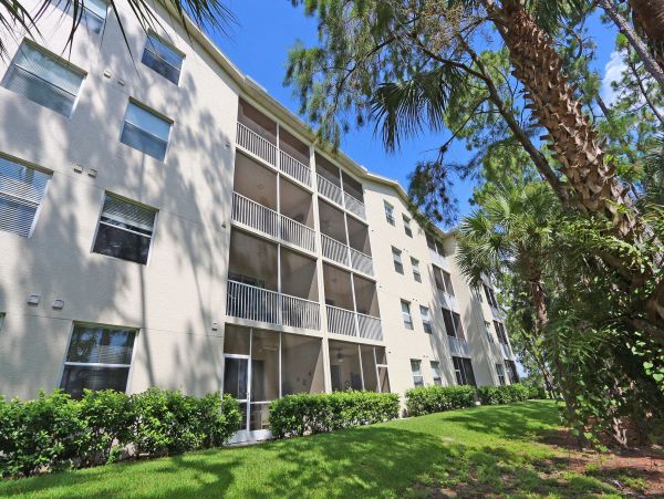 Beautiful Vacation Condo with Communal Pool & Hot Tub