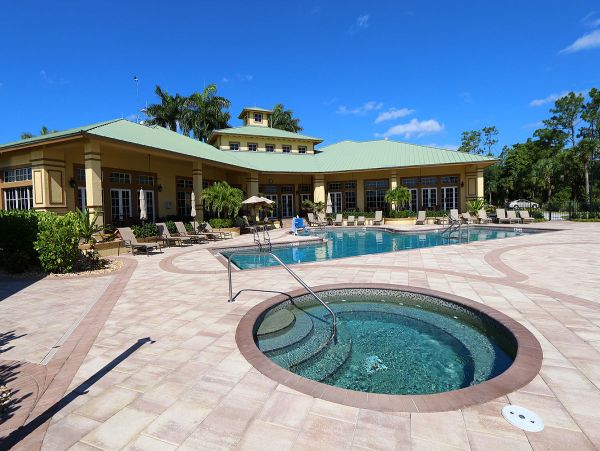 Beautiful Vacation Condo with Communal Pool & Hot Tub