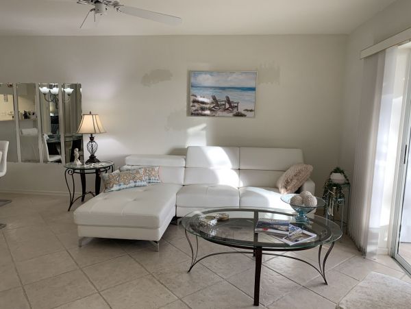 Naples Vacation Condo with Communal Pool Sleeps 4