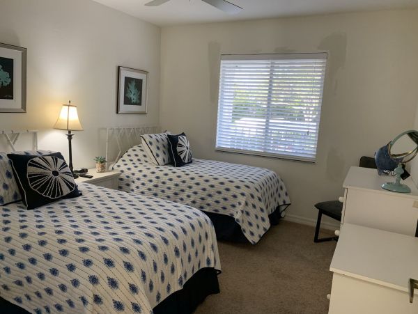 Naples Vacation Condo with Communal Pool Sleeps 4