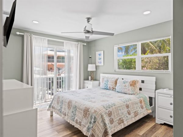 Waterfront Luxury Marathon Vacation Home Five Bedroom