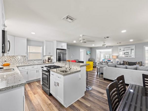 Waterfront Luxury Marathon Vacation Home Five Bedroom