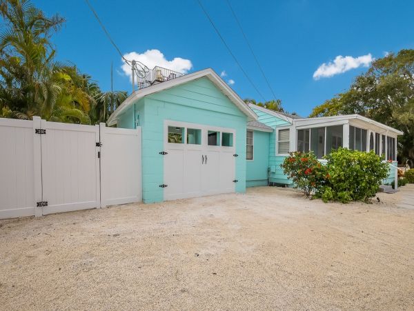 Steps to Beach Anna Maria Island Vacation Home Sleeps 8