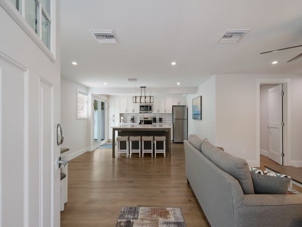 Steps to Beach Anna Maria Island Vacation Home Sleeps 8
