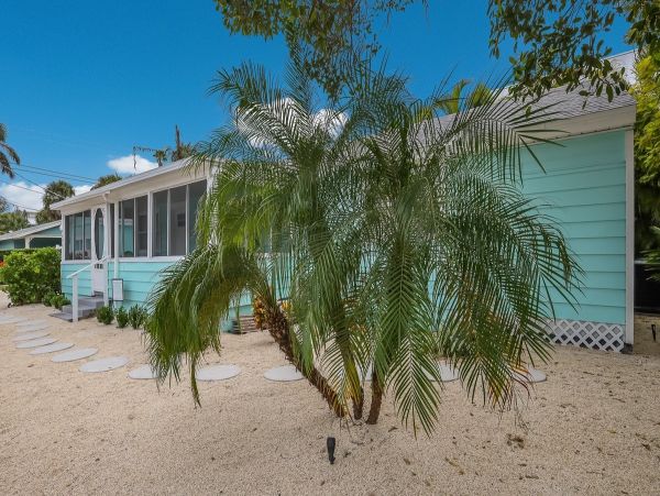 Steps to Beach Anna Maria Island Vacation Home Sleeps 8