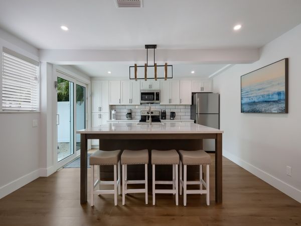Steps to Beach Anna Maria Island Vacation Home Sleeps 8