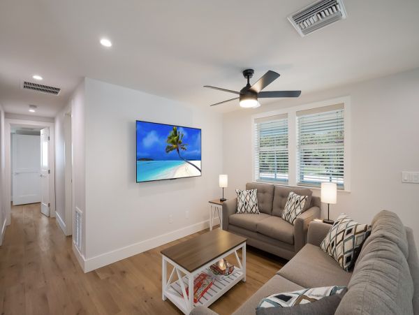 Steps to Beach Anna Maria Island Vacation Home Sleeps 8