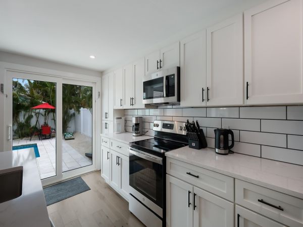 Steps to Beach Anna Maria Island Vacation Home Sleeps 8