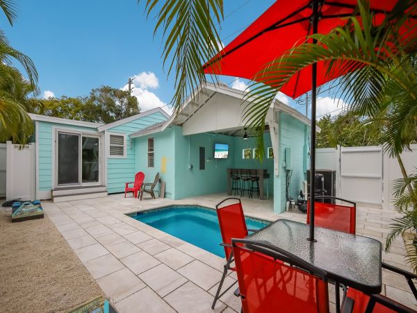 Steps to Beach Anna Maria Island Vacation Home Sleeps 8