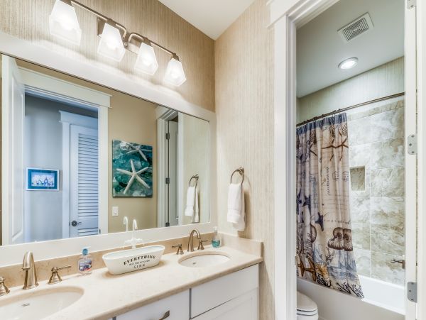 Santa Rosa Beach Four Bedroom Rental Home Sleeps 10 Guests
