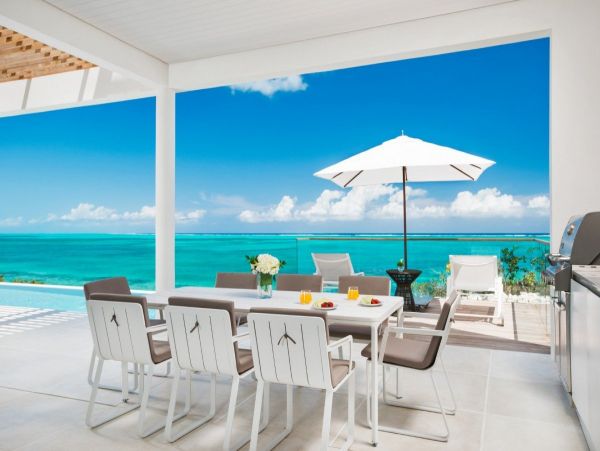 Beachfront Five Bedroom Luxury Villa in Turks and Caicos
