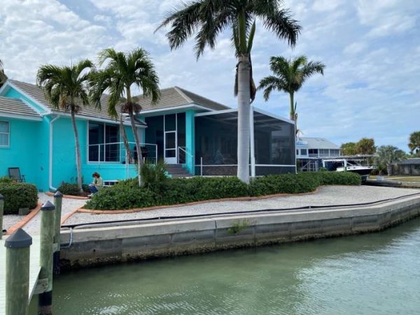 Luxurious Englewood Bayfront Home with Stunning Views