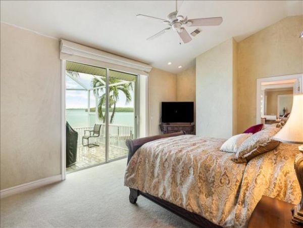 Luxurious Englewood Bayfront Home with Stunning Views