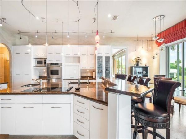 Luxurious Englewood Bayfront Home with Stunning Views