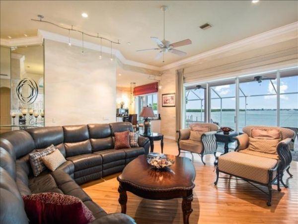 Luxurious Englewood Bayfront Home with Stunning Views