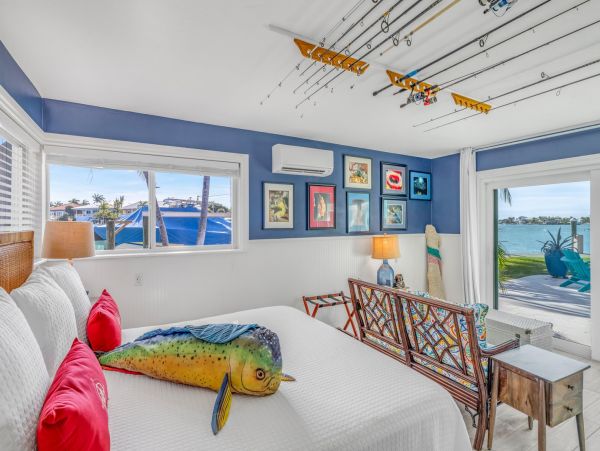 Luxury Marathon Florida Oceanfront Vacation Rental - Florida Keys Waterfront Home with Pool & Dock