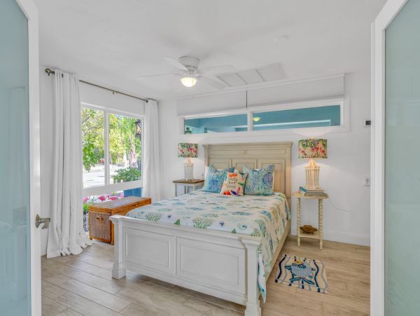 Luxury Marathon Florida Oceanfront Vacation Rental - Florida Keys Waterfront Home with Pool & Dock