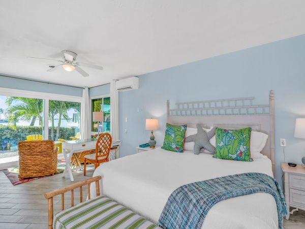Luxury Marathon Florida Oceanfront Vacation Rental - Florida Keys Waterfront Home with Pool & Dock