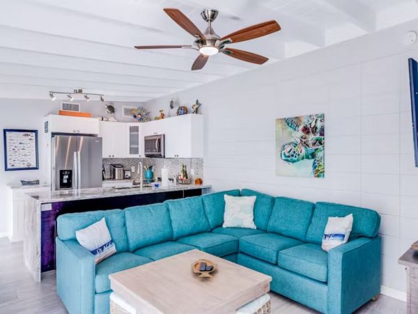 Lovely Canalfront Vacation Home in Key Colony Beach Sleeps 4