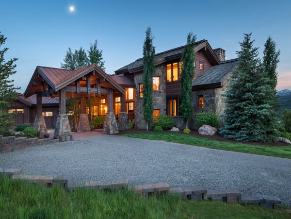 Jackson Hole Luxury Vacation Rental Sleeps Eight Guests