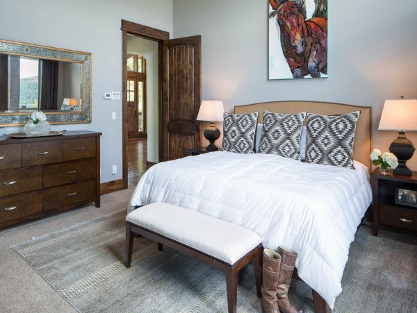 Jackson Hole Luxury Vacation Rental Sleeps Eight Guests