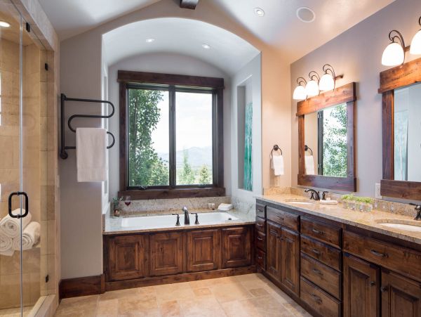 Jackson Hole Luxury Vacation Rental Sleeps Eight Guests