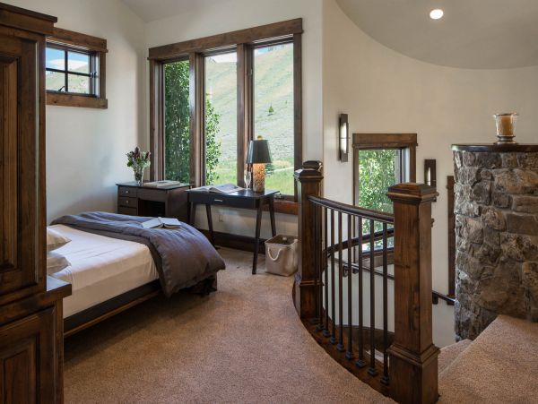 Jackson Hole Luxury Vacation Rental Sleeps Eight Guests
