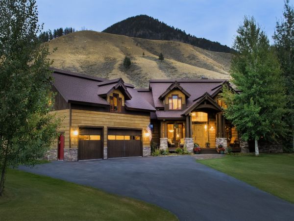 Jackson Hole Four Bedroom Vacation Home with Private Hot Tub
