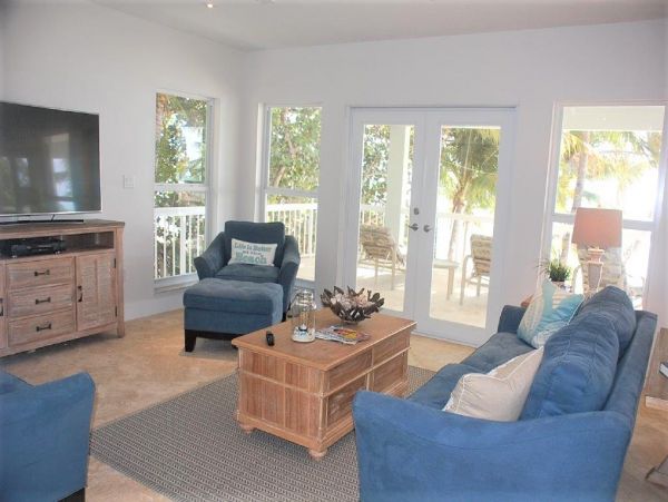 Oceanfront 3 Bedroom Home Beautiful Islamorada Pool & Dock