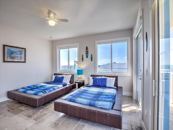 Canal Front Three Bedroom Pool Home on Marathon