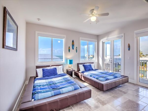 Canal Front Three Bedroom Pool Home on Marathon