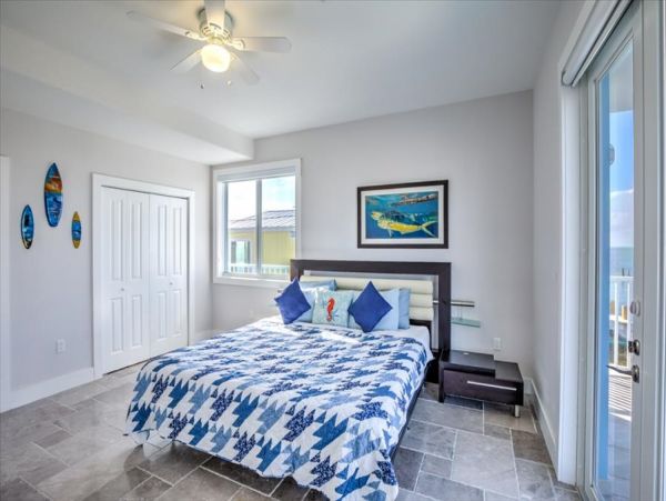 Canal Front Three Bedroom Pool Home on Marathon