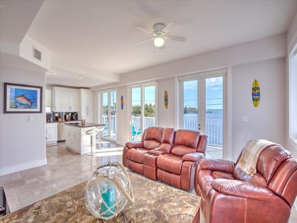Canal Front Three Bedroom Pool Home on Marathon