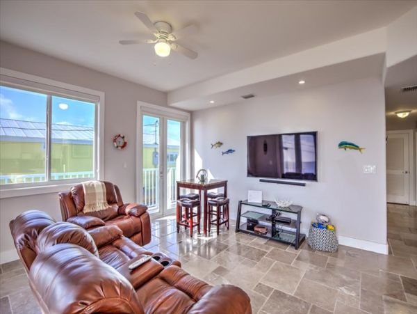 Canal Front Three Bedroom Pool Home on Marathon