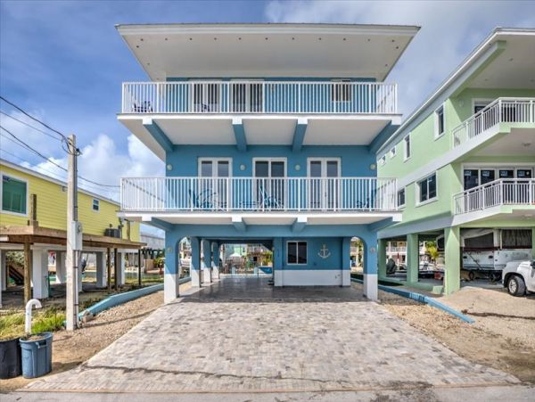Canal Front Three Bedroom Pool Home on Marathon