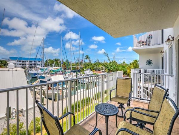Three Bedroom Florida Keys Vacation Townhome Sleeps 6
