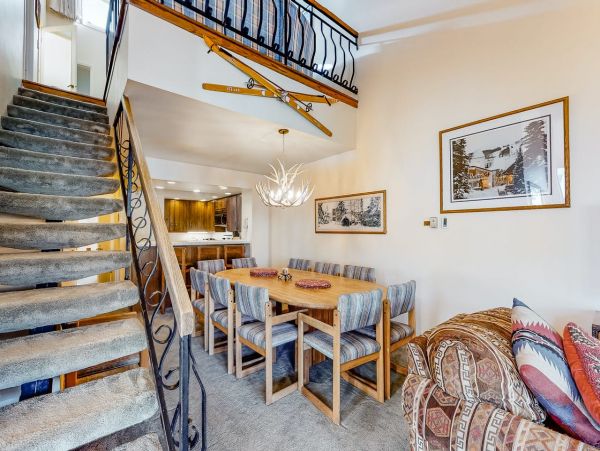 Lionshead Walk to Lift Five Bedroom Villa