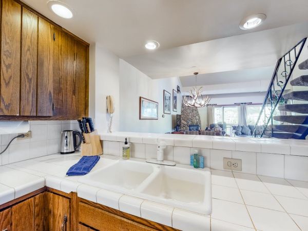 Lionshead Walk to Lift Five Bedroom Villa