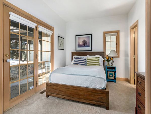 Vail 4 Bedroom Plus Bonus Room Walk to Lift Vacation Home