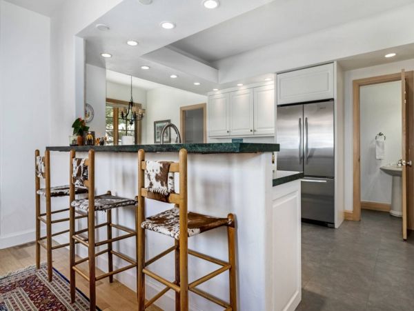 Vail 4 Bedroom Plus Bonus Room Walk to Lift Vacation Home
