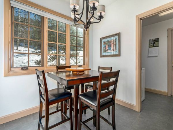 Vail 4 Bedroom Plus Bonus Room Walk to Lift Vacation Home