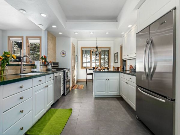 Vail 4 Bedroom Plus Bonus Room Walk to Lift Vacation Home