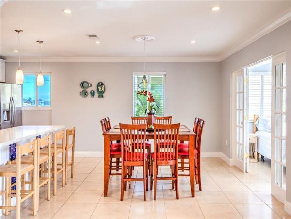 Short Walk to Beach Marathon Vacation Home Three Bedroom