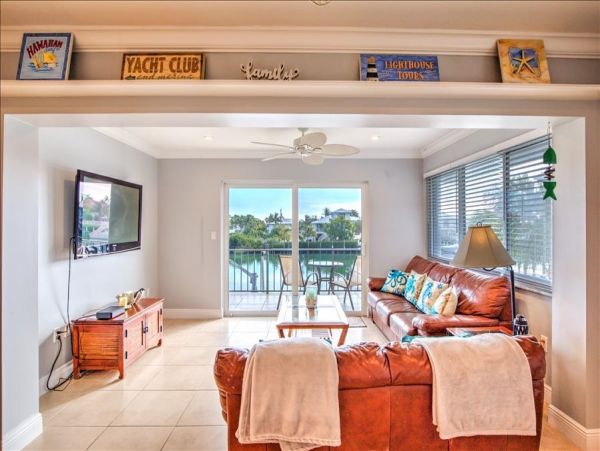 Short Walk to Beach Marathon Vacation Home Three Bedroom