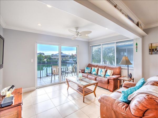 Short Walk to Beach Marathon Vacation Home Three Bedroom