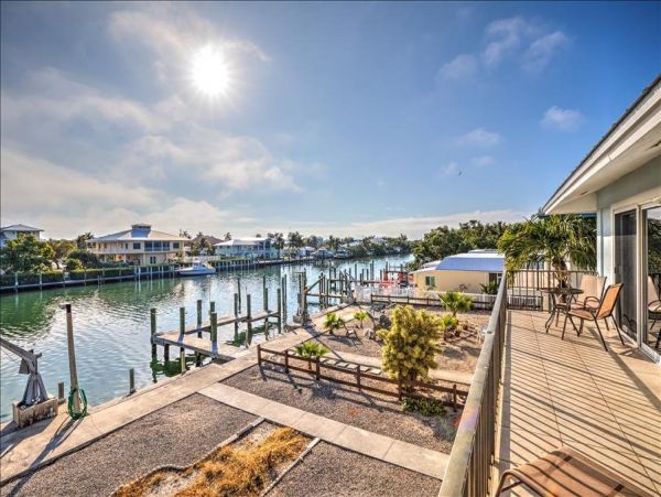 Short Walk to Beach Marathon Vacation Home Three Bedroom