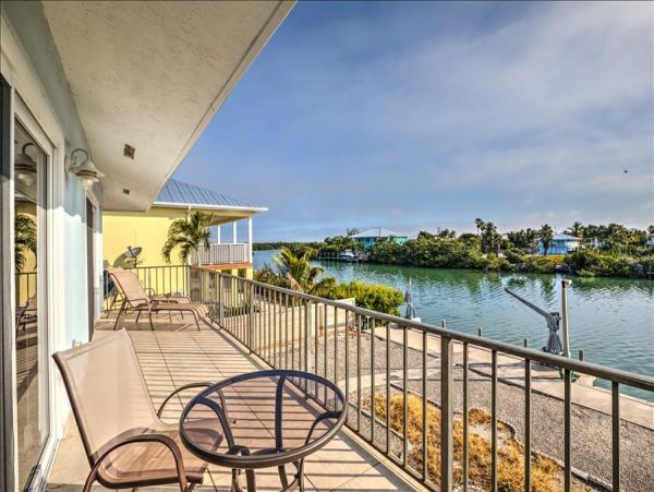 Short Walk to Beach Marathon Vacation Home Three Bedroom