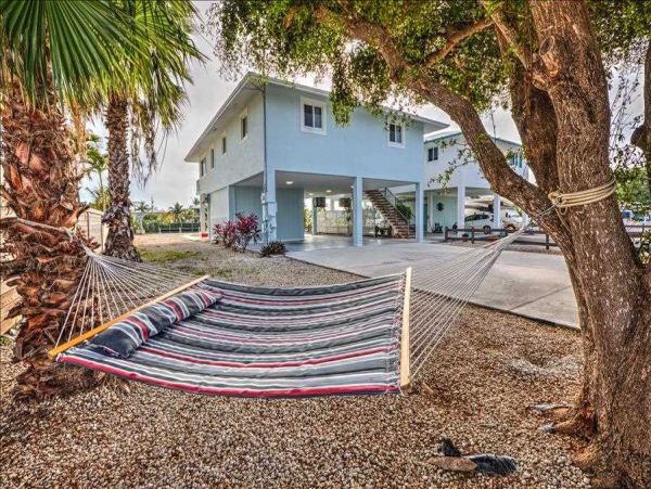 Short Walk to Beach Marathon Vacation Home Three Bedroom