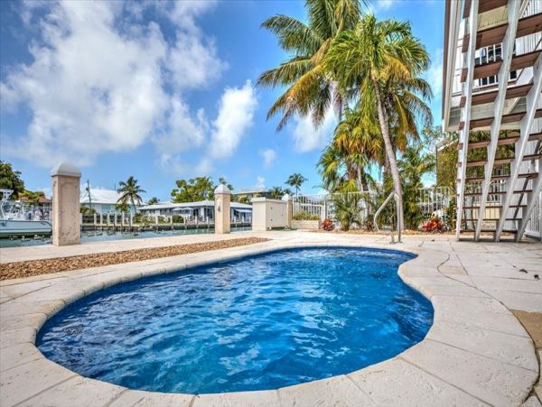 Half Duplex in Key Colony Beach - Ideal Vacation Getaway